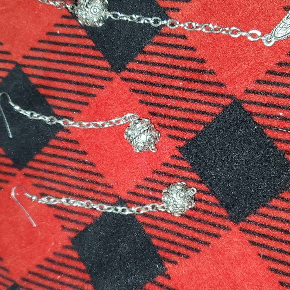 Retro Jewelry - Picture 3 of 5